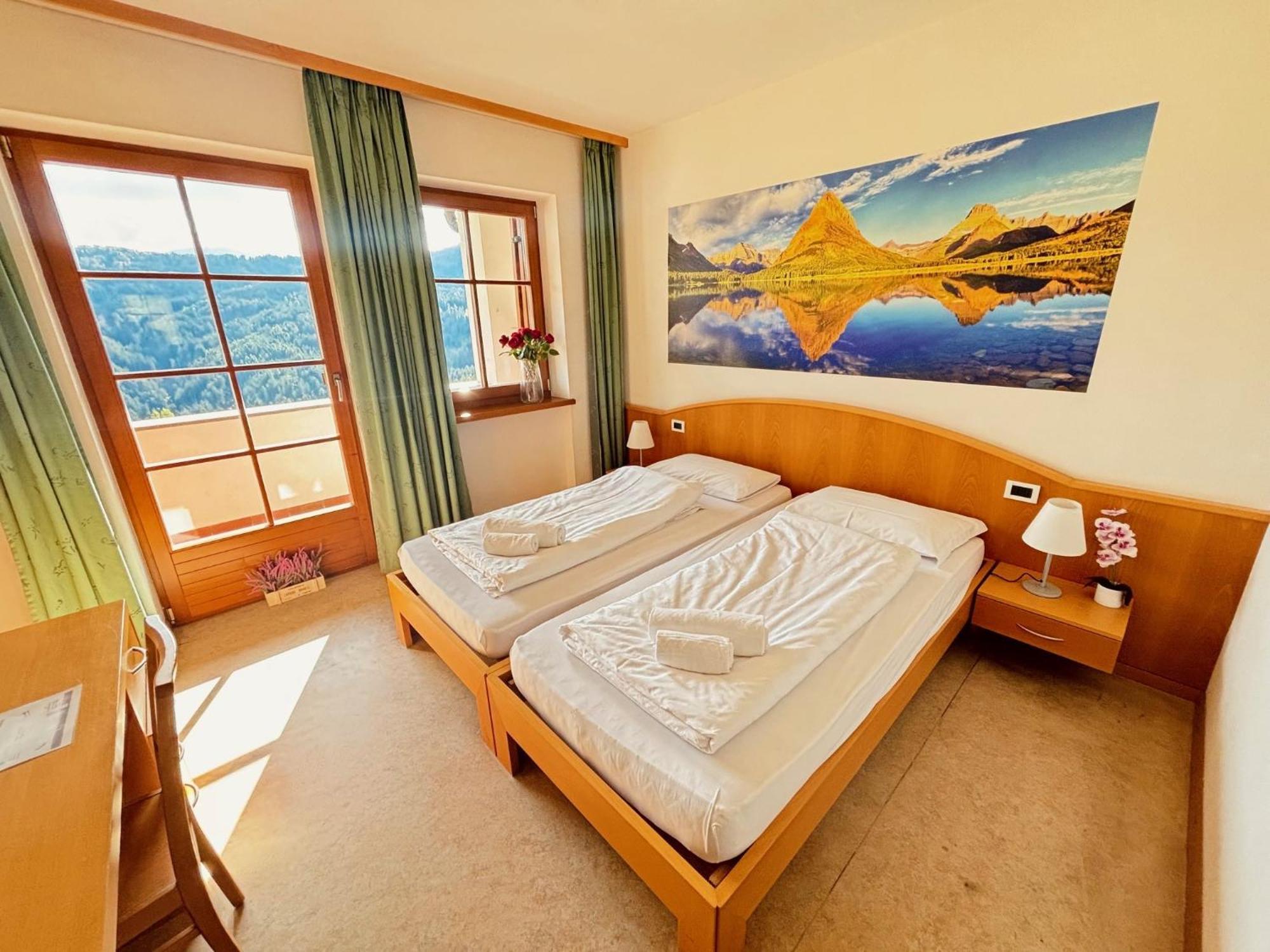 Hotel Corno Bianco Nova Ponente Extérieur photo